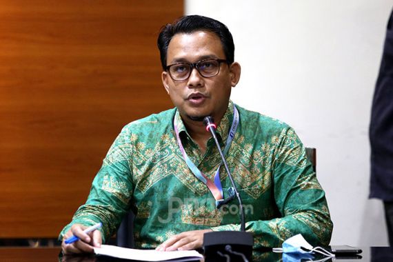 Warning KPK untuk Adik Haji Isam Terkait Kasus Menyembunyikan Nurhadi - JPNN.COM