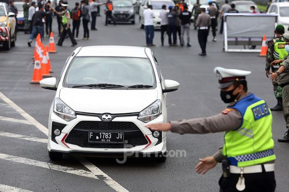 Mau Masuk Bogor, Sekitar 3.200 Mobil Pelat Ganjil Diminta Putar Balik - JPNN.COM