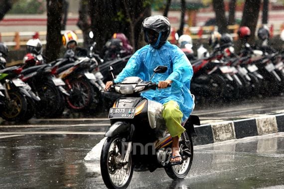 Prakiraan Cuaca di Jakarta 23 Februari, Jaksel Bakal Diguyur Hujan Disertai Petir - JPNN.COM