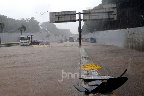 Prakiraan Cuaca Hari Ini, Begini Peringatan BMKG untuk Warga DKI Jakarta - JPNN.COM