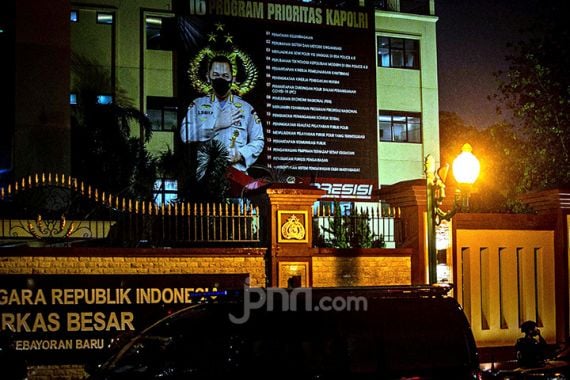 Bela AKBP Jerry Perintang Penyidikan, Institusi Pimpinan Fadil Imran Sama Saja Melawan Kapolri - JPNN.COM