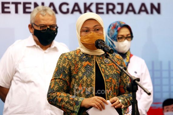 Tok! Ida Fauziyah Kembalikan Aturan JHT ke Permenaker 19/2015 - JPNN.COM