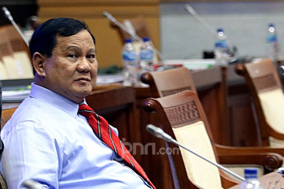 Prabowo Minta Jajaran Kemenhan dan TNI Selalu Bersiaga - JPNN.COM