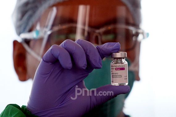 Dialog Pejabat soal Vaksin Dosis Ketiga Bocor, Legislator: Sangat Memalukan - JPNN.COM