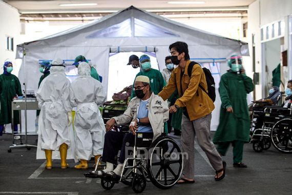Jokowi Kecewa dengan Angka yang Dipasang Rumah Sakit, Lantas Menyebut DKI Jakarta - JPNN.COM