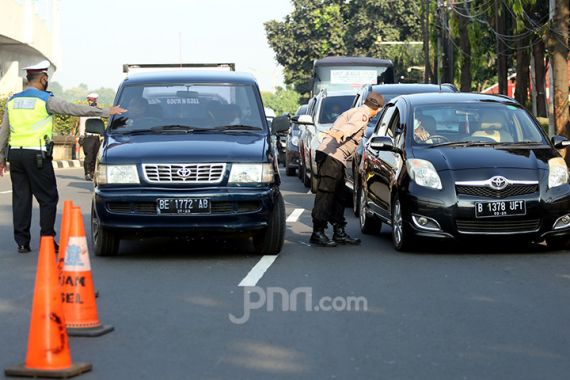 Satgas COVID-19 Bekasi: Pengendara Tanpa STRP Dilarang Melintasi Pos Penyekatan - JPNN.COM