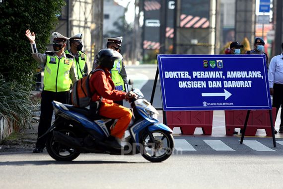 Airlangga Paparkan Kompensasi Dampak PPKM Darurat, Ada untuk UMKM - JPNN.COM