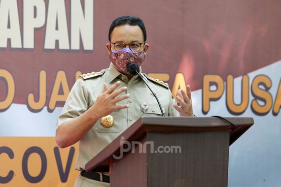 Anies Baswedan Berceramah Tarawih di Hadapan Mahasiswa UGM, Nih Pesannya - JPNN.COM