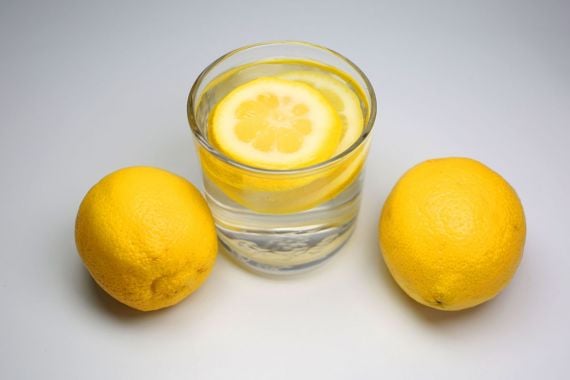 7 Manfaat Air Lemon Campur Madu, Wanita Pasti Suka - JPNN.COM