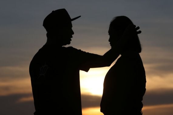 Suami Harus Tahu, Ini 5 Penyebab Istri Merasa Kesakitan Saat Berhubungan Ranjang - JPNN.COM