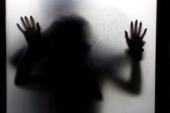 Mbak SI & Pria Lain Sering Begituan saat Suami Tak Ada di Rumah, Sarung Jadi Saksi Bisu - JPNN.COM