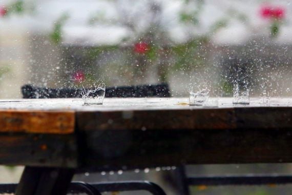 Prakiraan Cuaca di Sumsel Hari Ini, Hujan Lebat Disertai Angin Kencang, Waspada ya - JPNN.COM
