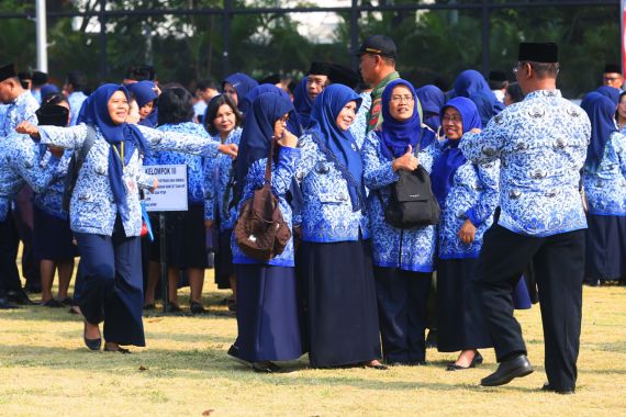 7 Fakta tentang ASN, Bandingkan Jumlah PNS & PPPK, Wanita Fokus Poin 4 - JPNN.COM