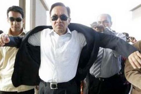 Persidangan Anwar Ibrahim Tertunda - JPNN.COM