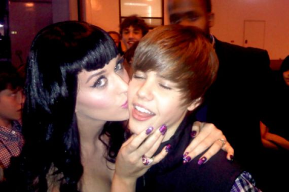 Gemas, Katy Perry Cium Justin Bieber - JPNN.COM