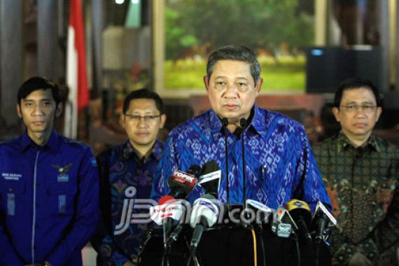 Curhat Lagi, SBY Bela Anas - JPNN.COM