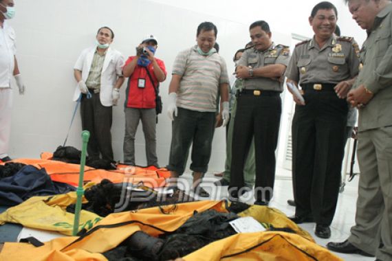 4 Rumah Terbakar, 9 Pelajar SMA Tewas Terpanggang - JPNN.COM