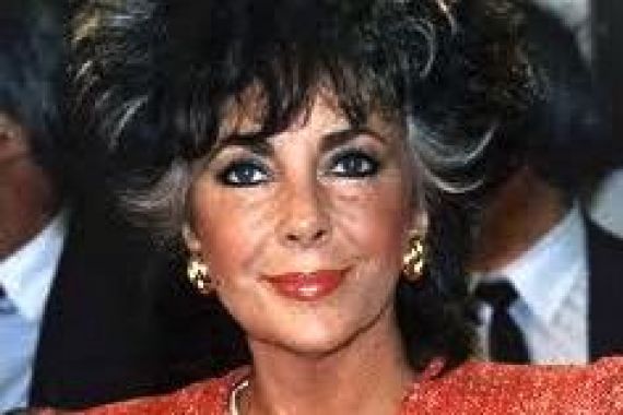 Elizabeth Taylor Timbun Perhiasan Satu Triliun - JPNN.COM