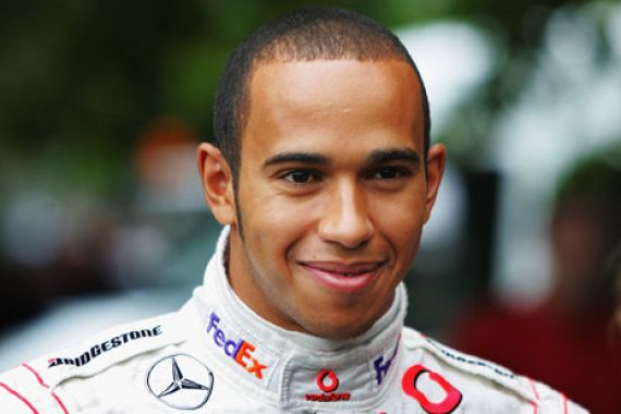 Lewis Hamilton Siap Menangkan Semua Lomba - JPNN.COM