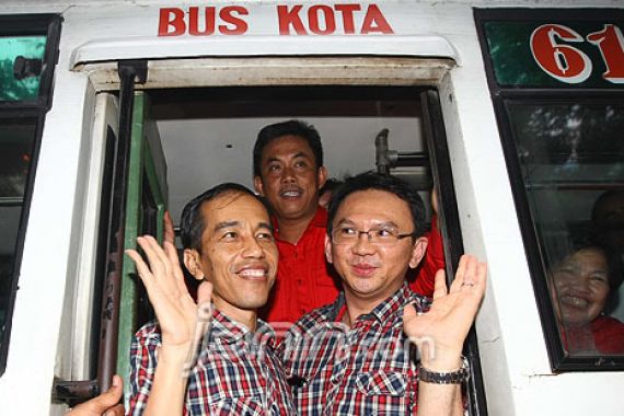 Hidayat, Fauzi, dan Jokowi Resmi Mendaftar - JPNN.COM