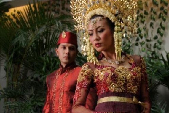 Kebaya Tak Pernah Dimakan Zaman - JPNN.COM