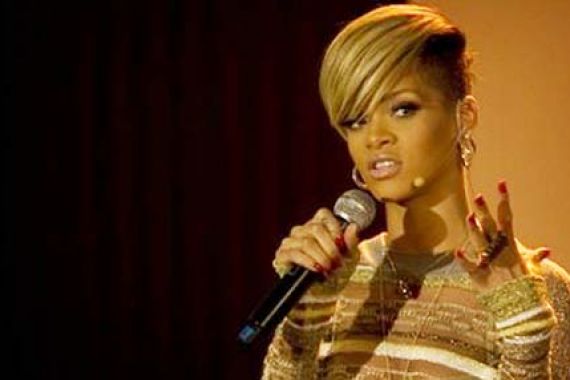 Ketagihan Dugem, Rihanna Batal Tampil di Inggris - JPNN.COM