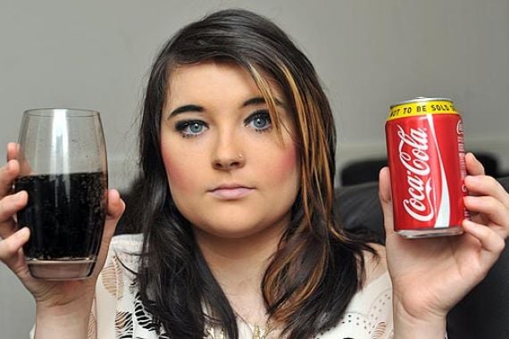 Kecanduan Coca-Cola, Remaja Inggris Nyaris Tewas - JPNN.COM