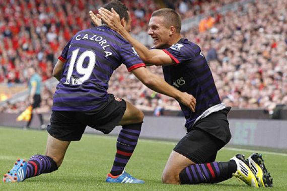 Podolski-Cazorla Cetak Kemenangan Pertama Arsenal - JPNN.COM