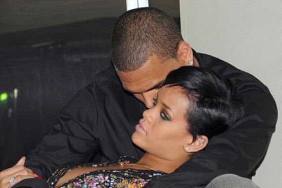 Rihanna-Chris Brown Bercinta Di Toilet - JPNN.COM