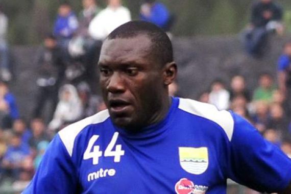 Dzumafo Hattrick, Persib Melaju ke Final - JPNN.COM