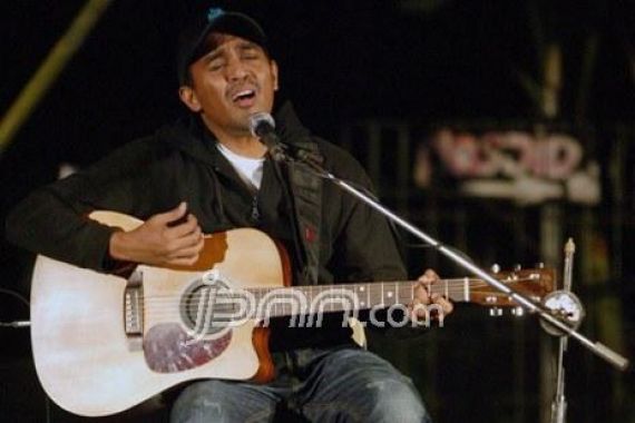 Glenn Fredly Masih Betah Menduda - JPNN.COM