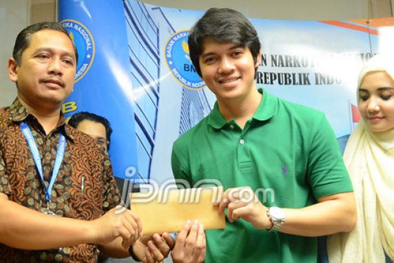 Irwansyah dan Zaskia Diserahkan ke Keluarga - JPNN.COM