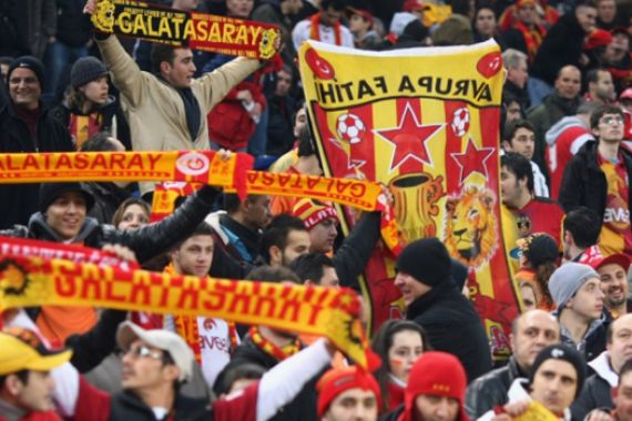 Fans Galatasaray Hendak Keduk Stadion Schalke - JPNN.COM