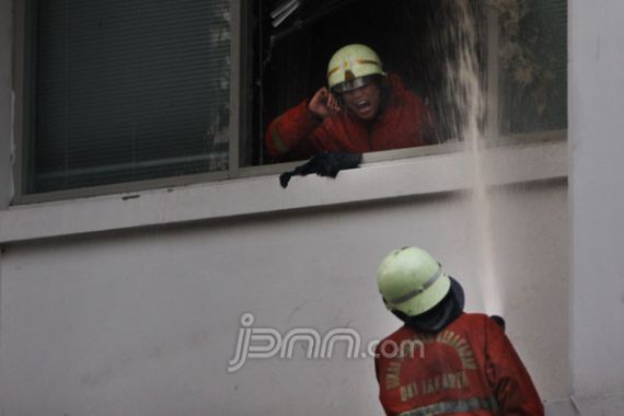 Petinggi Gerindra juga Heran, Gedung Vital Terbakar - JPNN.COM