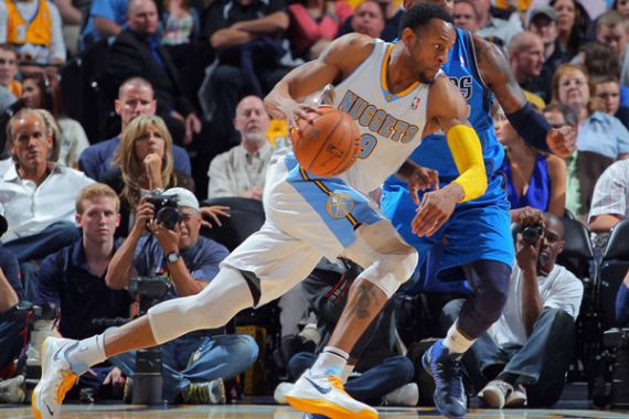 Bekuk Mavericks, Nuggets Bukukan Streak 19 Kemenangan Kandang - JPNN.COM