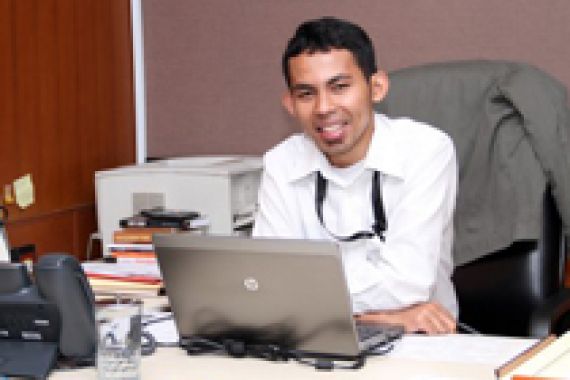 Dari Keluarga Sederhana, Kuliah Tak Minta Orang Tua - JPNN.COM