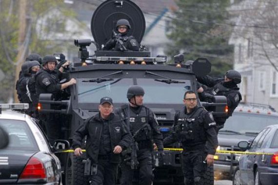 Sepuluh Ribu Polisi Kepung Pelaku Bom Boston - JPNN.COM