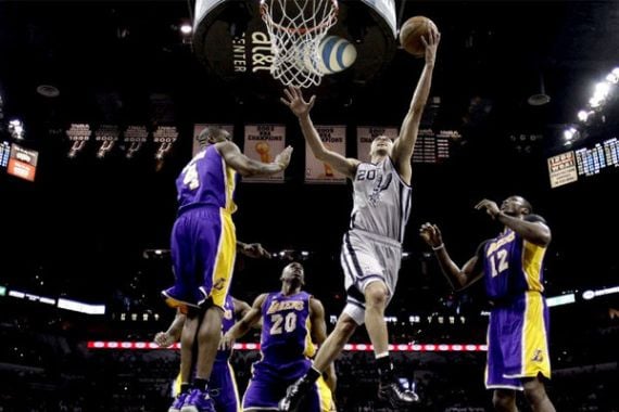Tony Parker Bantu Spurs Kubur Lakers - JPNN.COM