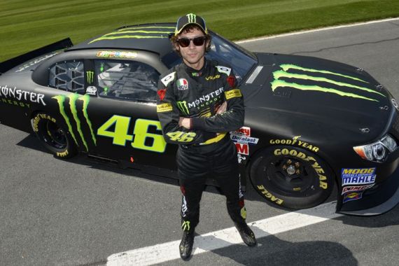 Performa Valentino Rossi di NASCAR Banyak Dipuji - JPNN.COM