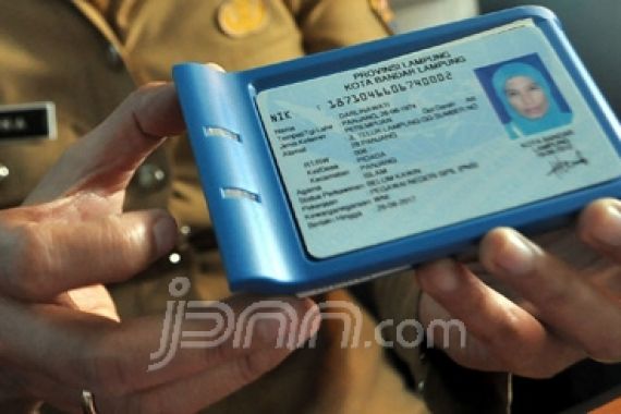 Ahok Nilai Mendagri Tak Paham Teknologi e-KTP - JPNN.COM