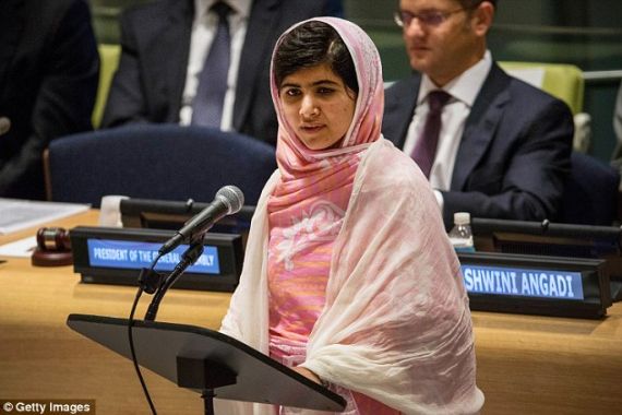 Taliban Surati Malala, Gadis 16 Tahun yang Pernah Ditembaknya - JPNN.COM