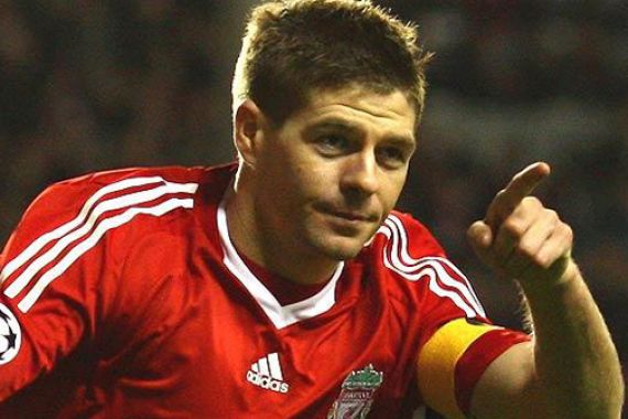 Kado Indah di Laga Testimonial Gerrard - JPNN.COM