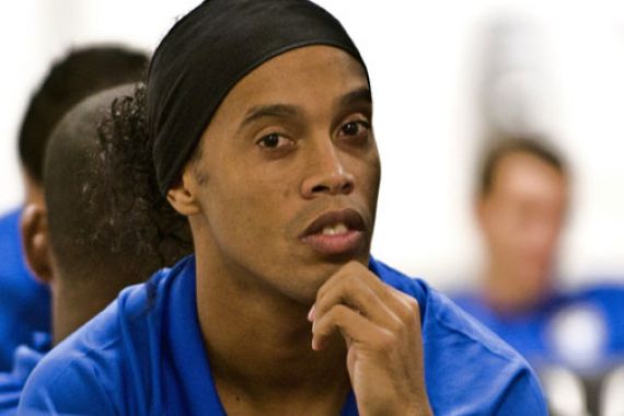 Ronaldinho Operasi Gigi - JPNN.COM