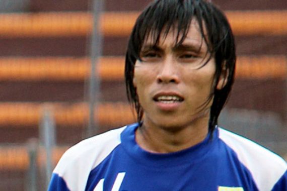 Cetak Gol Pertama Buat Persib Bandung - JPNN.COM