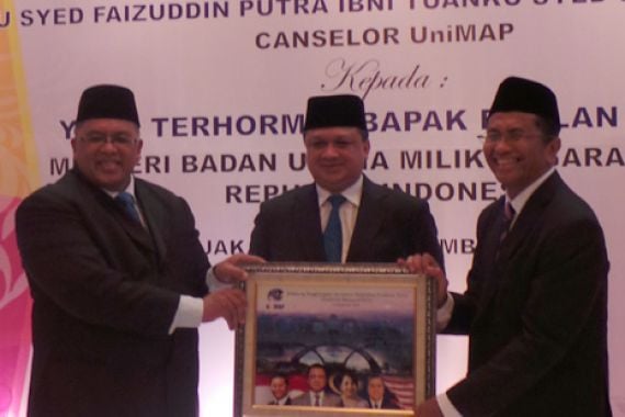 Dahlan Iskan Dianugerahi Gelar Profesor Tamu dari Universitas Malaysia Perlis - JPNN.COM