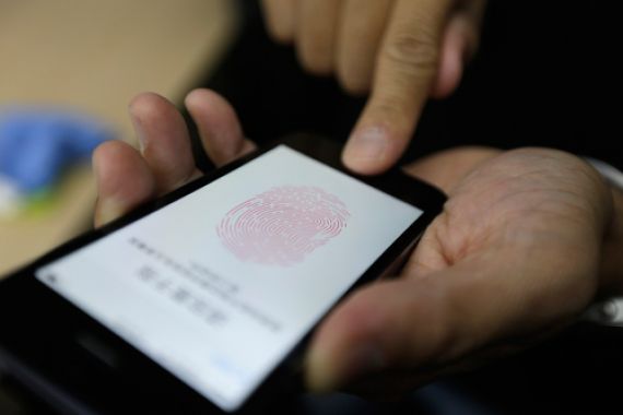 Hacker Jerman Mampu Bobol Password Biometrik iPhone 5S - JPNN.COM