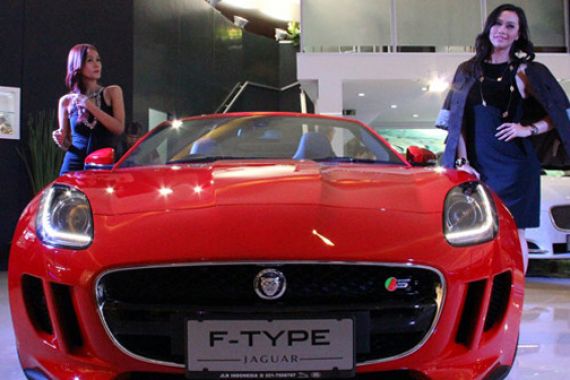 Jaguar F-Type dan All New Range Rover Mejeng di IIMS 2013 - JPNN.COM