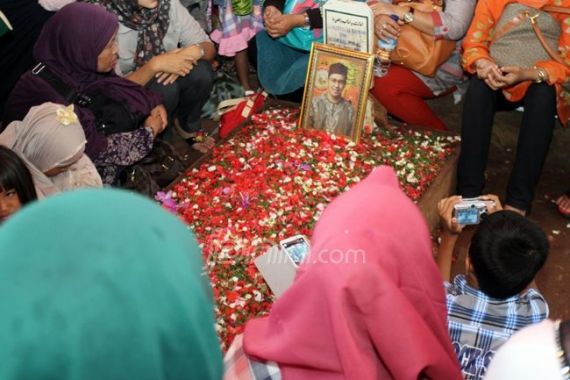 FPI Minta Makam Ustaz Uje tak Dibongkar - JPNN.COM