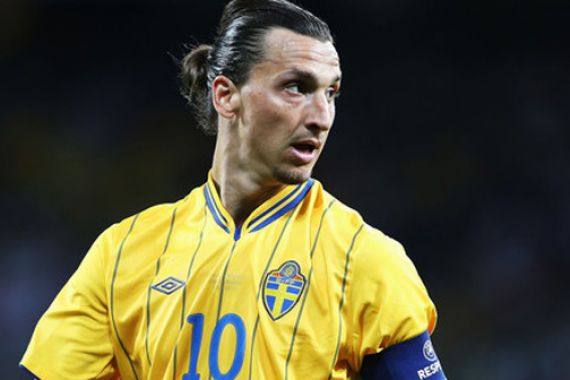 Pilih Mana, Ibra atau CR7? - JPNN.COM