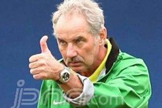 Riedl Calon Tunggal Pengganti Jacksen - JPNN.COM